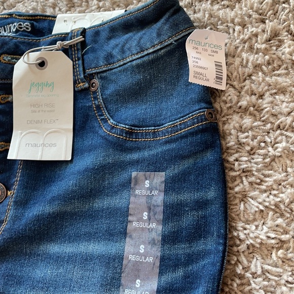 Maurices jagging‘s high-rise denim - Picture 2 of 4